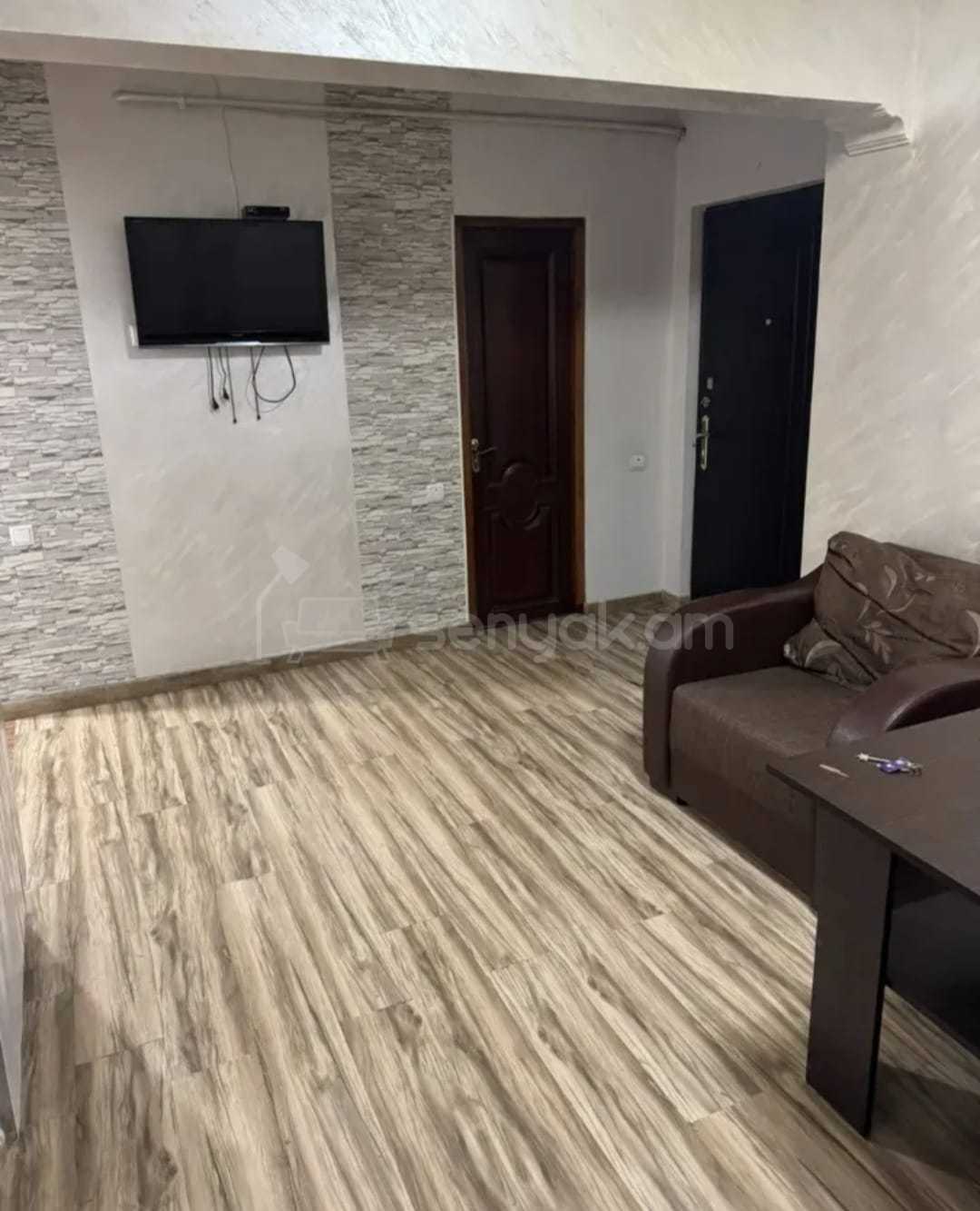 2 Սենյականոց Բնակարան, 40քմ, 2/9 հարկ, Նորմալ Վիճակում, Կահավորված, Արևկող