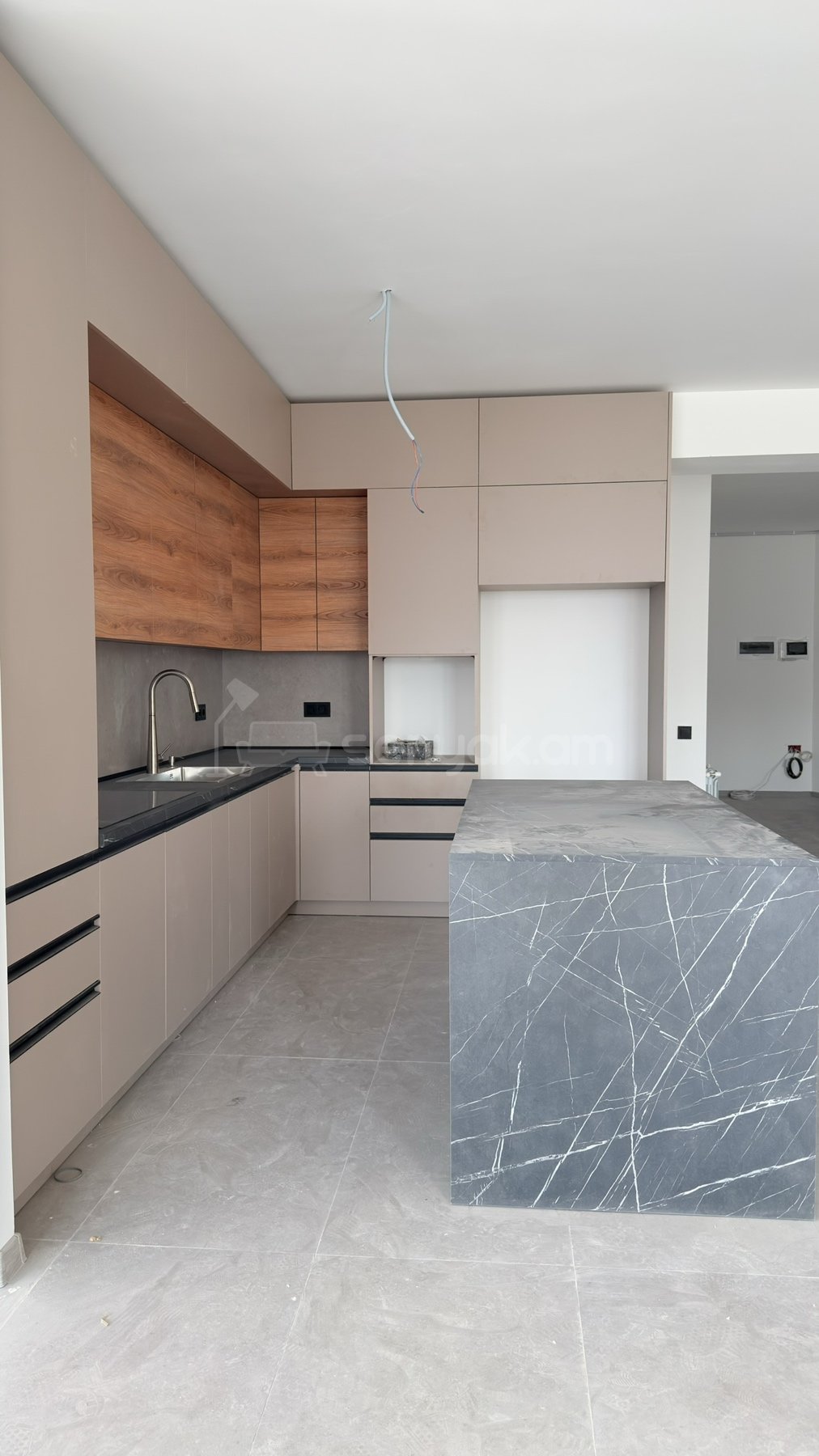 4 Սենյականոց Բնակարան Նորակառույցում, 140քմ, 6/7 հարկ, Կապիտալ Վերանորոգված