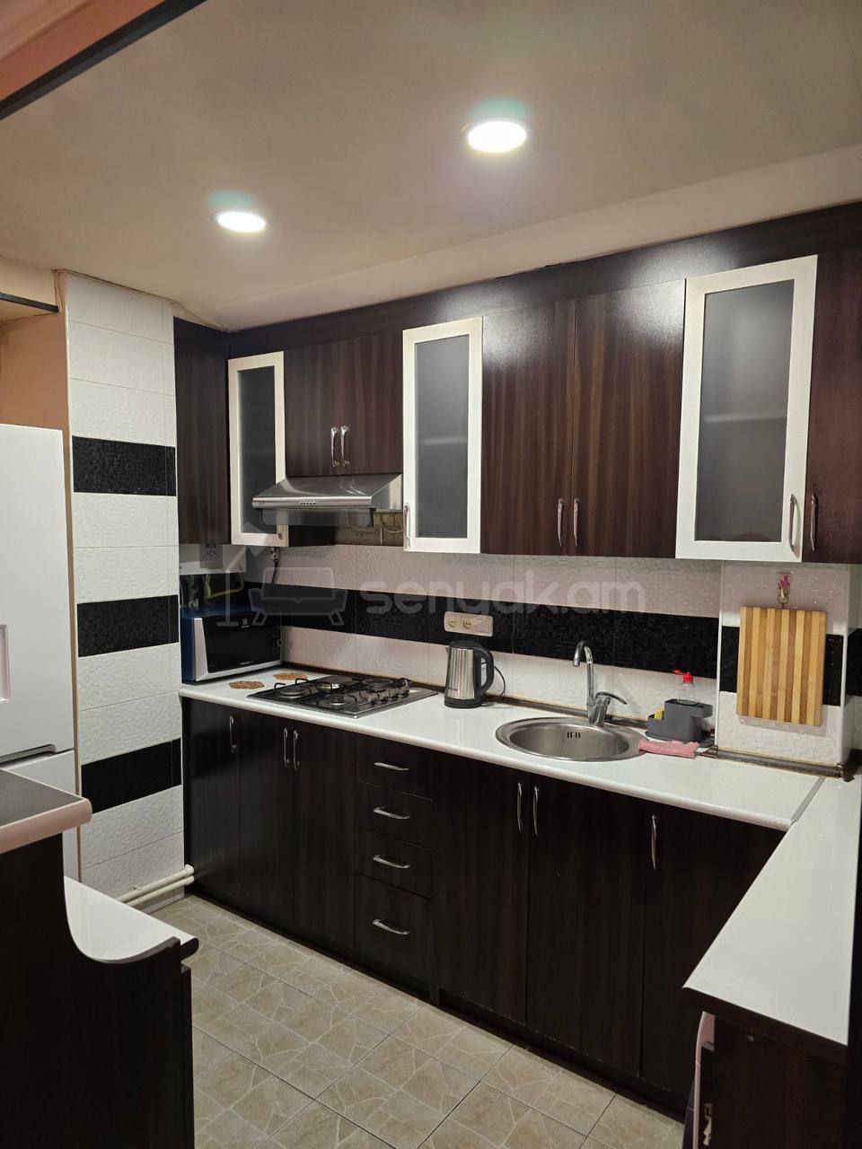 2 Սենյականոց Բնակարան, 43քմ, 1/9 հարկ, Նորմալ Վիճակում