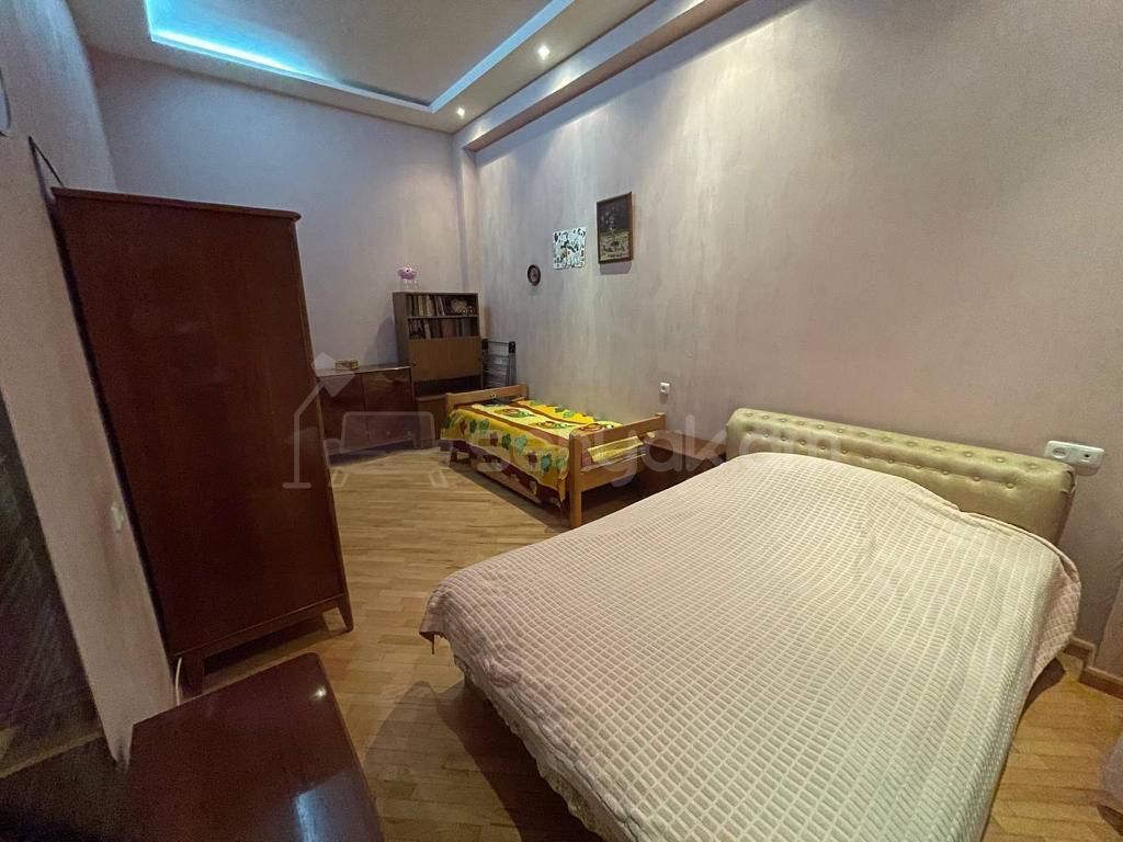 3 Սենյականոց Բնակարան Քարե Շենքում, 75քմ, 1/5 հարկ, Կոսմետիկ Վերանորոգված, Կահավորված, Արևկող