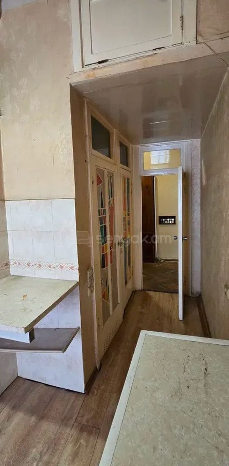 3 Սենյականոց Բնակարան Քարե Շենքում, 104քմ, 4/5 հարկ, Պետական Վիճակում