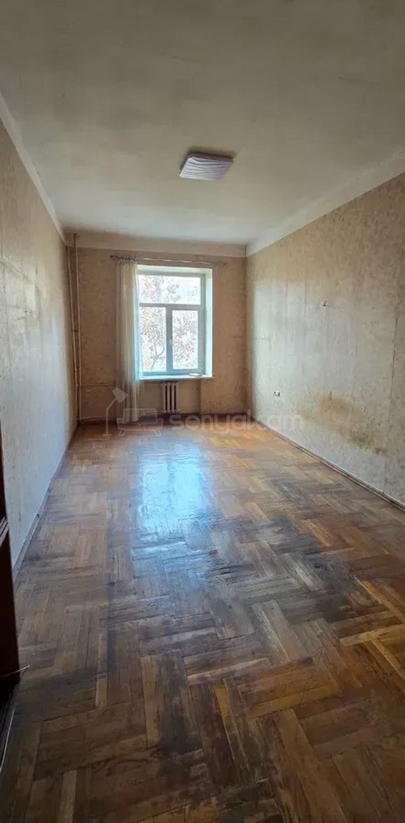 3 Սենյականոց Բնակարան Քարե Շենքում, 104քմ, 4/5 հարկ, Պետական Վիճակում