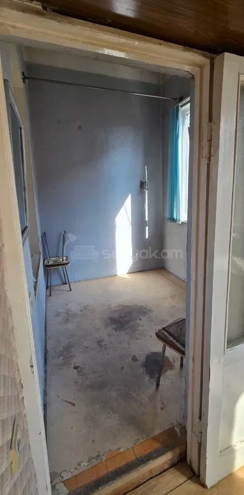 3 Սենյականոց Բնակարան Քարե Շենքում, 104քմ, 4/5 հարկ, Պետական Վիճակում