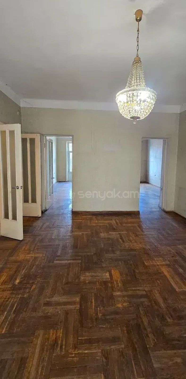 3 Սենյականոց Բնակարան Քարե Շենքում, 104քմ, 4/5 հարկ, Պետական Վիճակում