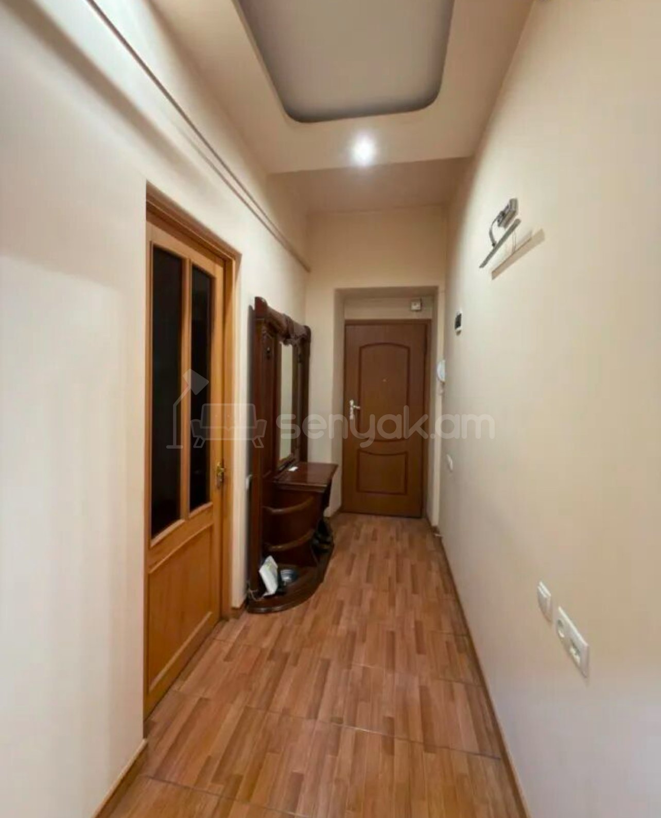 3 Սենյականոց Բնակարան Քարե Շենքում, 60քմ, 3/5 հարկ, Կապիտալ Վերանորոգված, Կահավորված, Արևկող