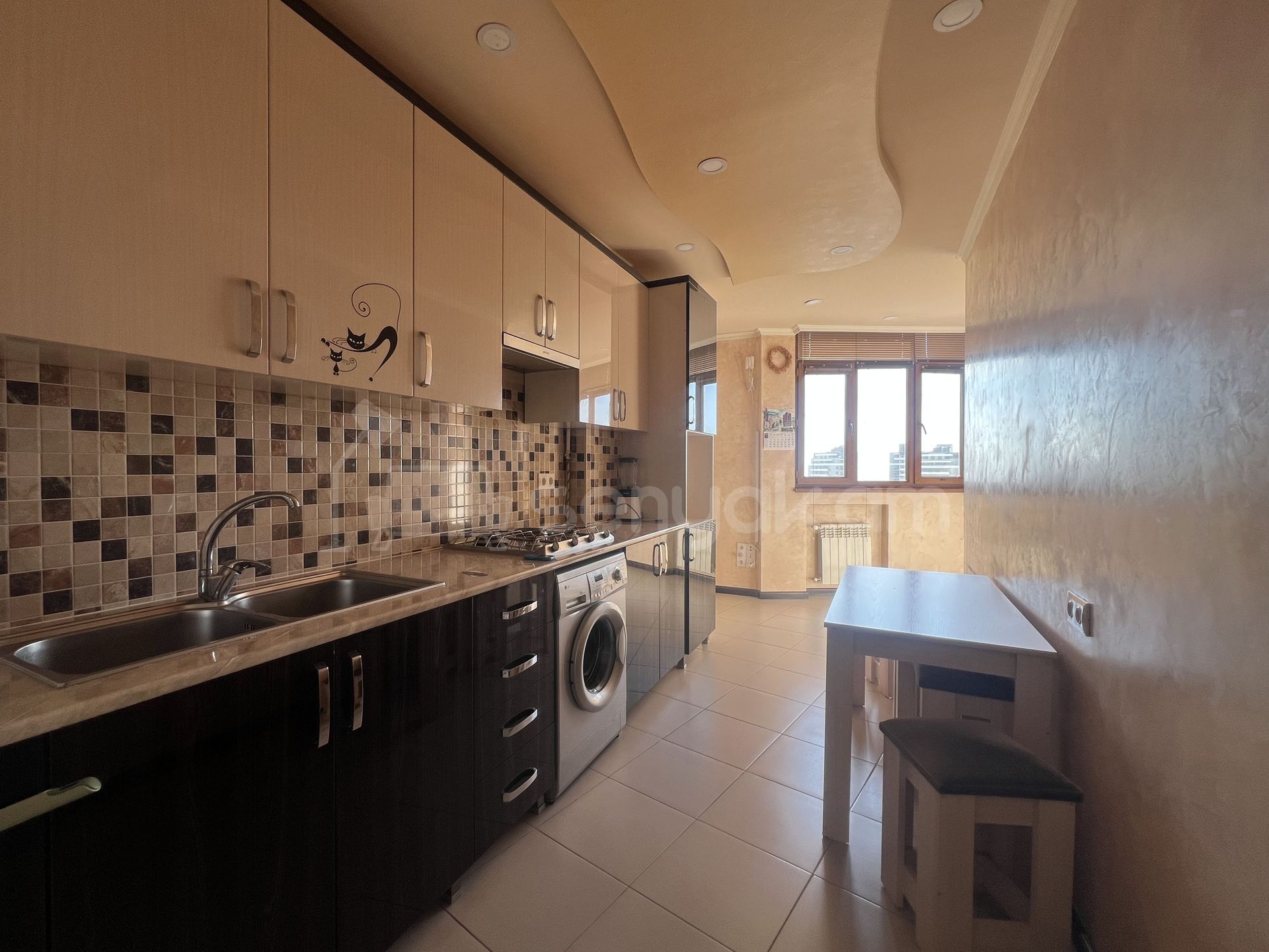 3 Սենյականոց Բնակարան, 94քմ, 15/16 հարկ, Կապիտալ Վերանորոգված