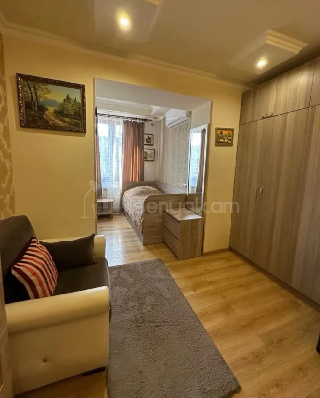 1 Սենյականոց Բնակարան Քարե Շենքում, 45քմ, 3/4 հարկ, Կապիտալ Վերանորոգված