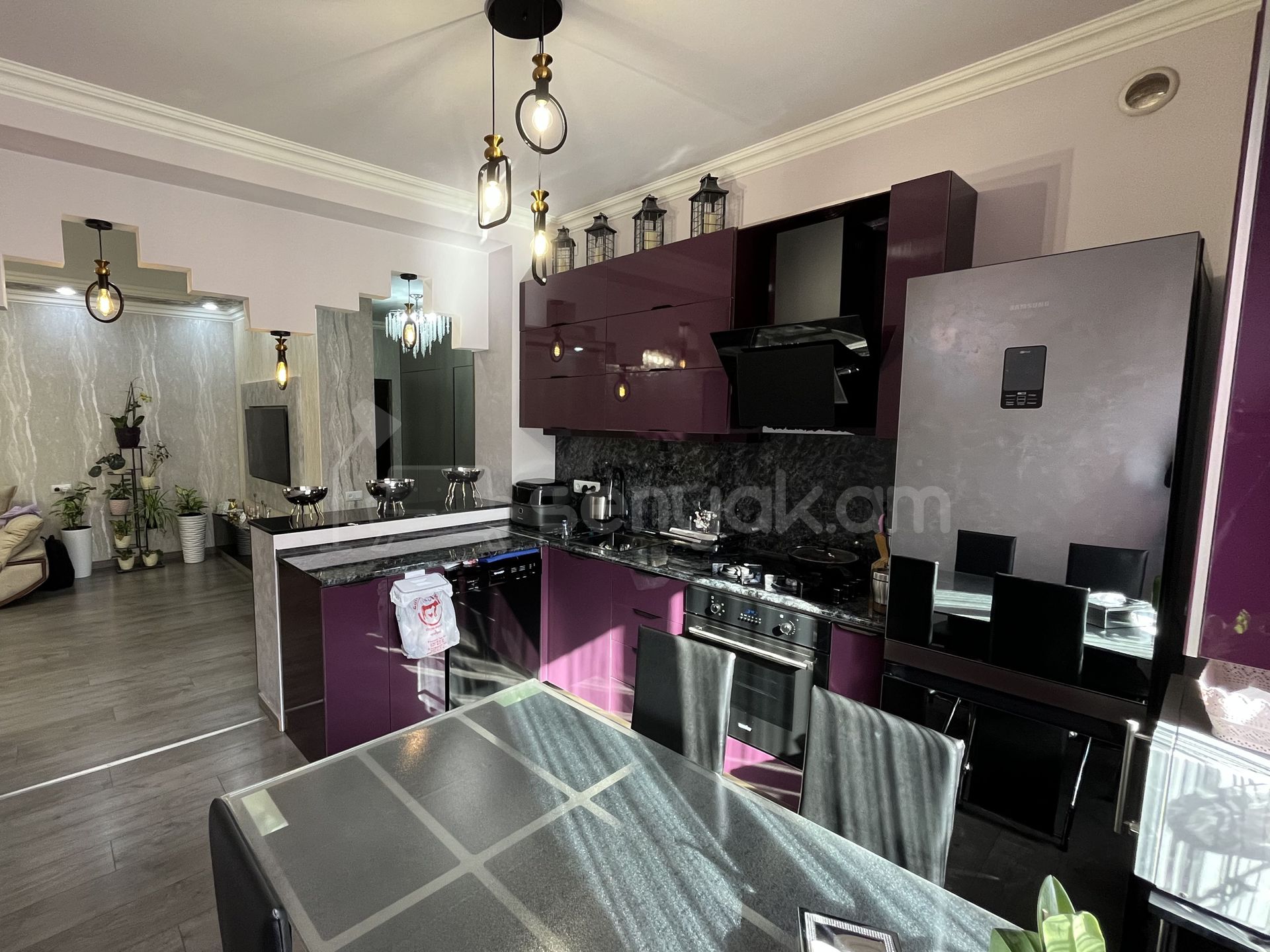 4 Սենյականոց Բնակարան Նորակառույց Քարե Շենքում, 93քմ, 4/5 հարկ, Կապիտալ Վերանորոգված