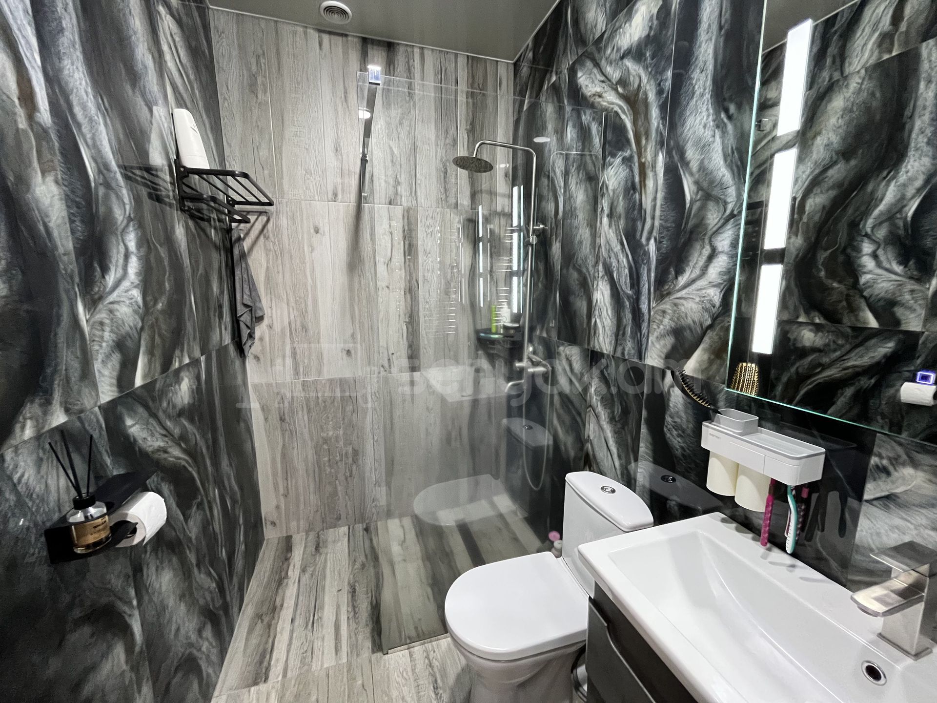 4 Սենյականոց Բնակարան Նորակառույց Քարե Շենքում, 93քմ, 4/5 հարկ, Կապիտալ Վերանորոգված