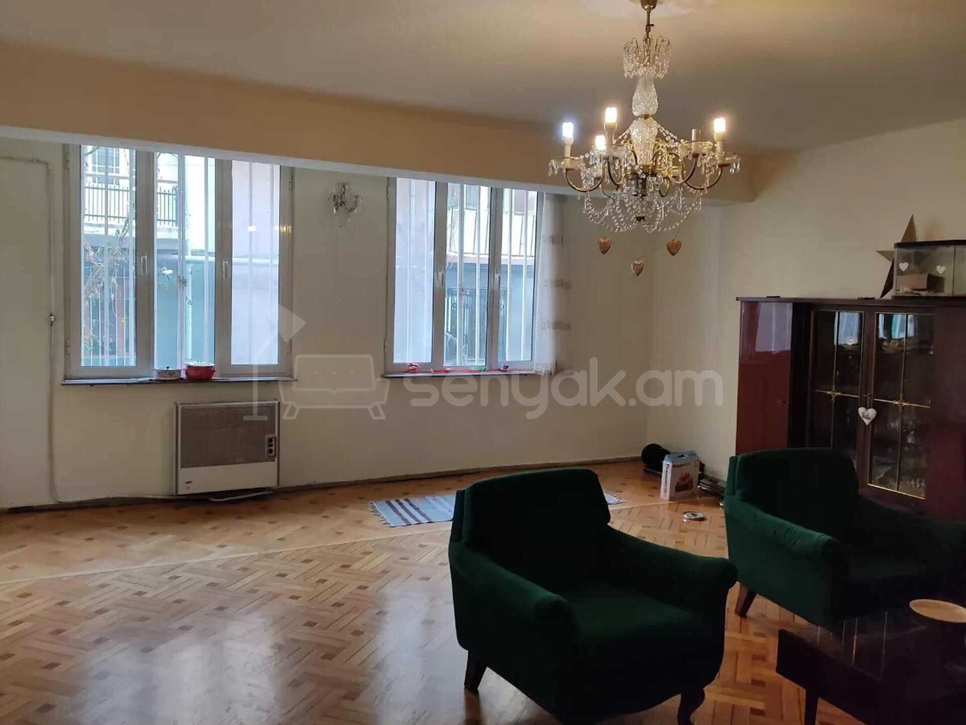 3 Սենյականոց Բնակարան Քարե Շենքում, 81քմ, 1/4 հարկ, Նորմալ Վիճակում