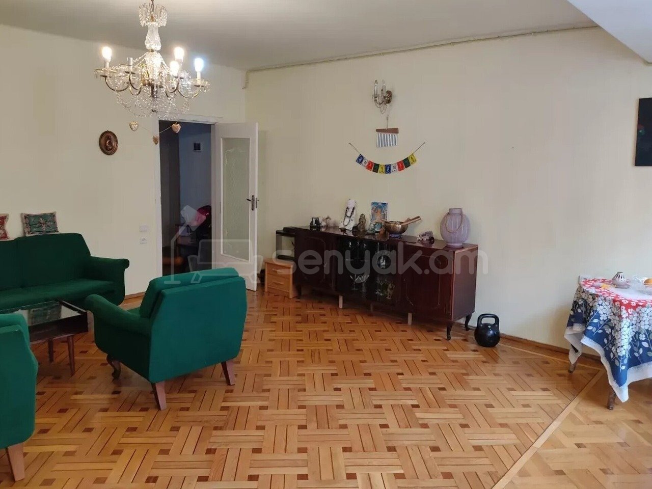 3 Սենյականոց Բնակարան Քարե Շենքում, 81քմ, 1/4 հարկ, Նորմալ Վիճակում