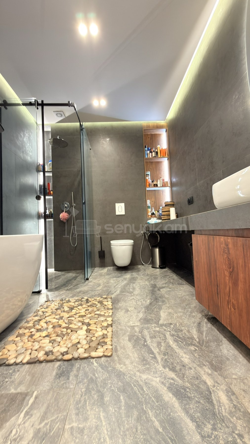 4 Սենյականոց Շքեղ Առանձնատուն, 350քմ, Լողավազանով