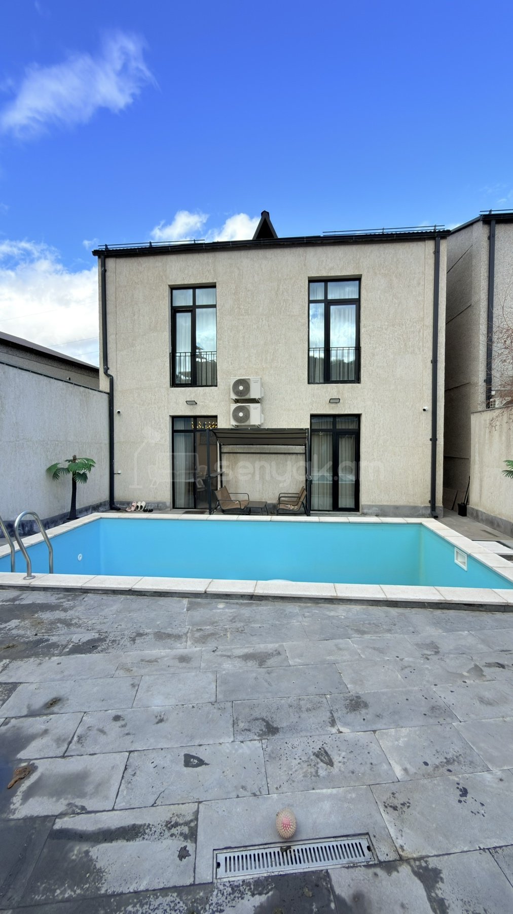 4 Սենյականոց Շքեղ Առանձնատուն, 350քմ, Լողավազանով