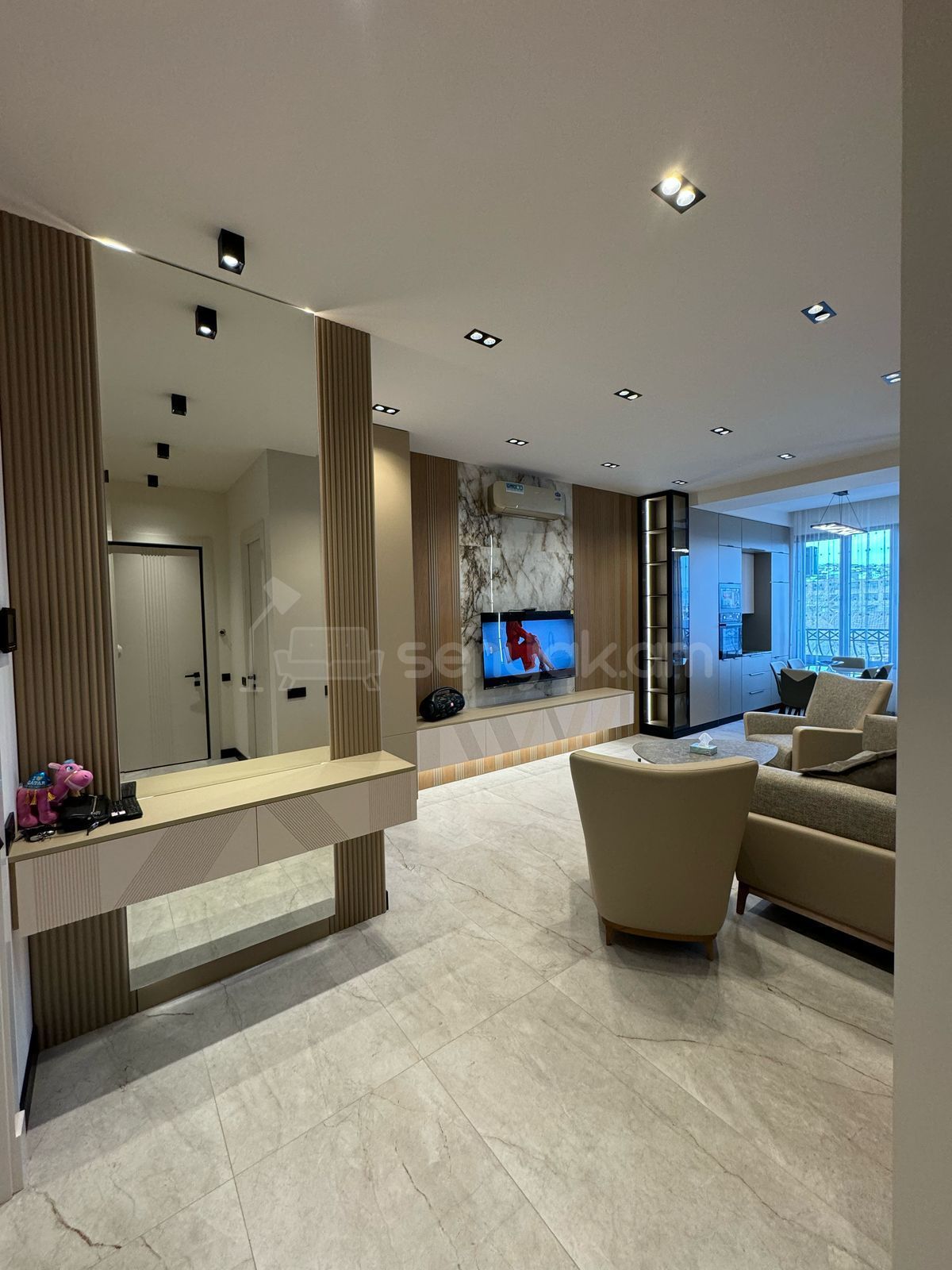 2 Սենյականոց Բնակարան Քարե Շենքում, 55քմ, 4/5 հարկ, Դիզայներական Վերանորոգված