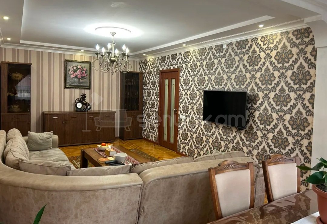 3 Սենյականոց Բնակարան Քարե Շենքում, 91քմ, 2/5 հարկ, Դիզայներական Վերանորոգված