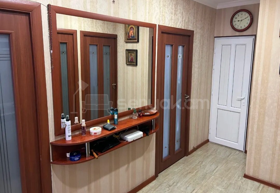 3 Սենյականոց Բնակարան Քարե Շենքում, 91քմ, 2/5 հարկ, Դիզայներական Վերանորոգված