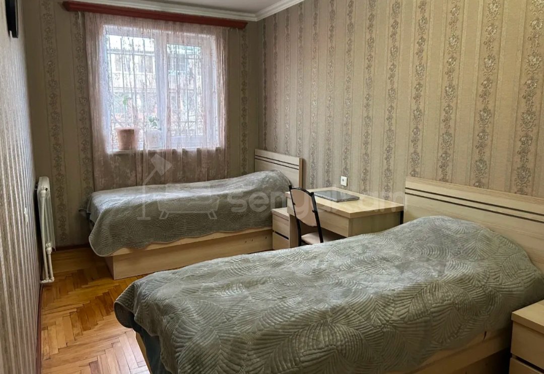 3 Սենյականոց Բնակարան Քարե Շենքում, 91քմ, 2/5 հարկ, Դիզայներական Վերանորոգված