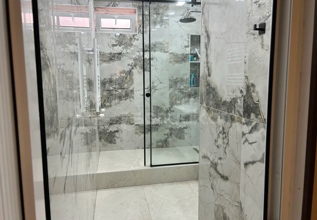 3 Սենյականոց Բնակարան Քարե Շենքում, 91քմ, 2/5 հարկ, Դիզայներական Վերանորոգված