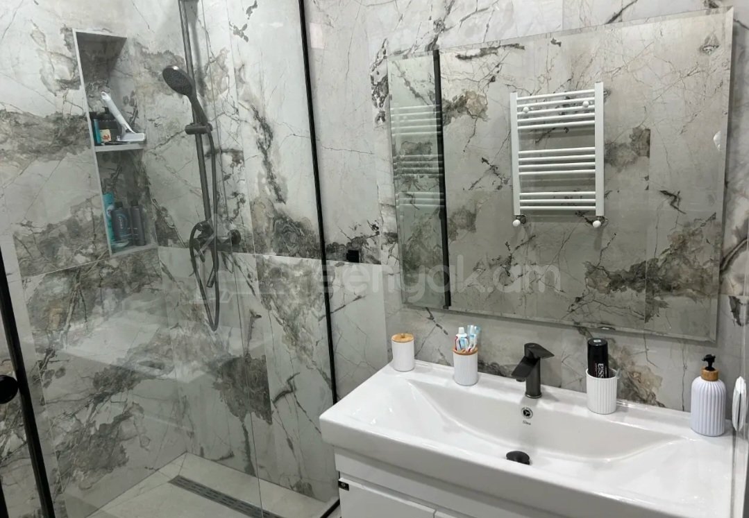 3 Սենյականոց Բնակարան Քարե Շենքում, 91քմ, 2/5 հարկ, Դիզայներական Վերանորոգված