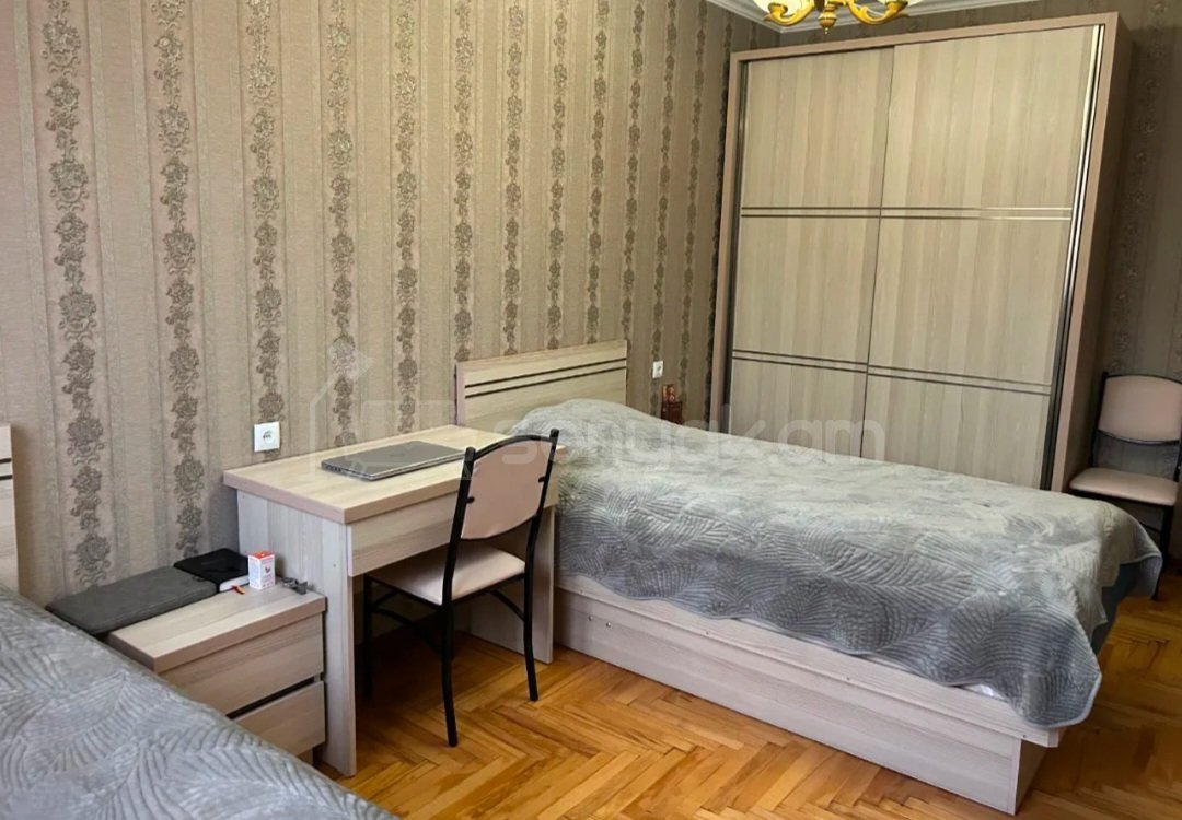 3 Սենյականոց Բնակարան Քարե Շենքում, 91քմ, 2/5 հարկ, Դիզայներական Վերանորոգված