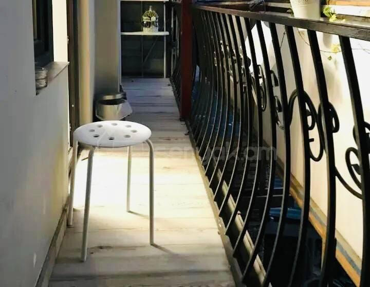 2 Սենյականոց Բնակարան Քարե Շենքում, 40քմ, 2/4 հարկ, Կապիտալ Վերանորոգված