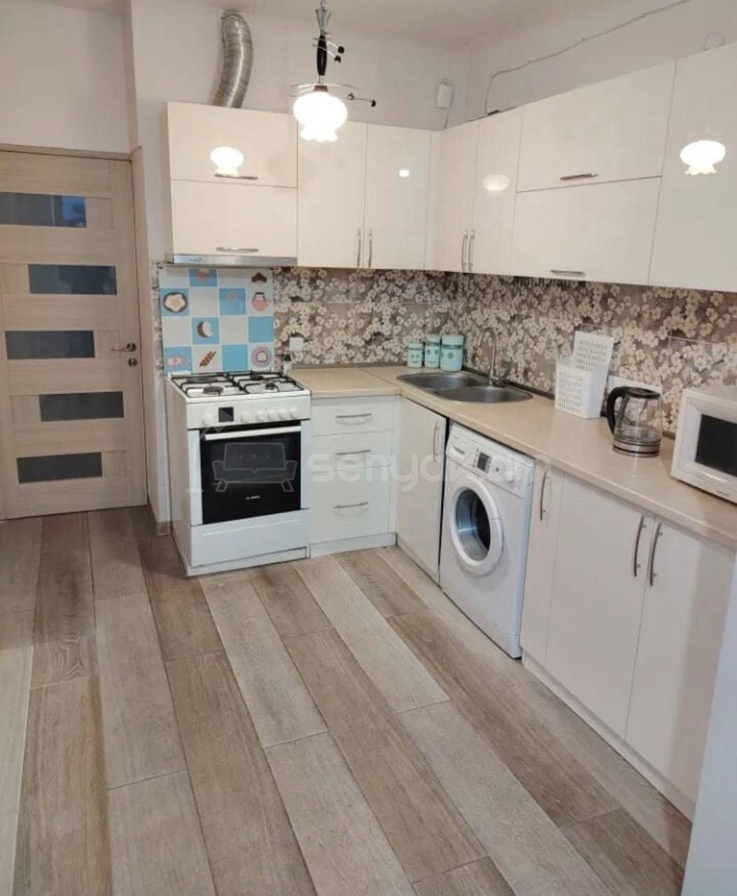 3 Սենյականոց Բնակարան, 89քմ, 6/9 հարկ, Նորմալ Վիճակում, Կահավորված, Արևկող