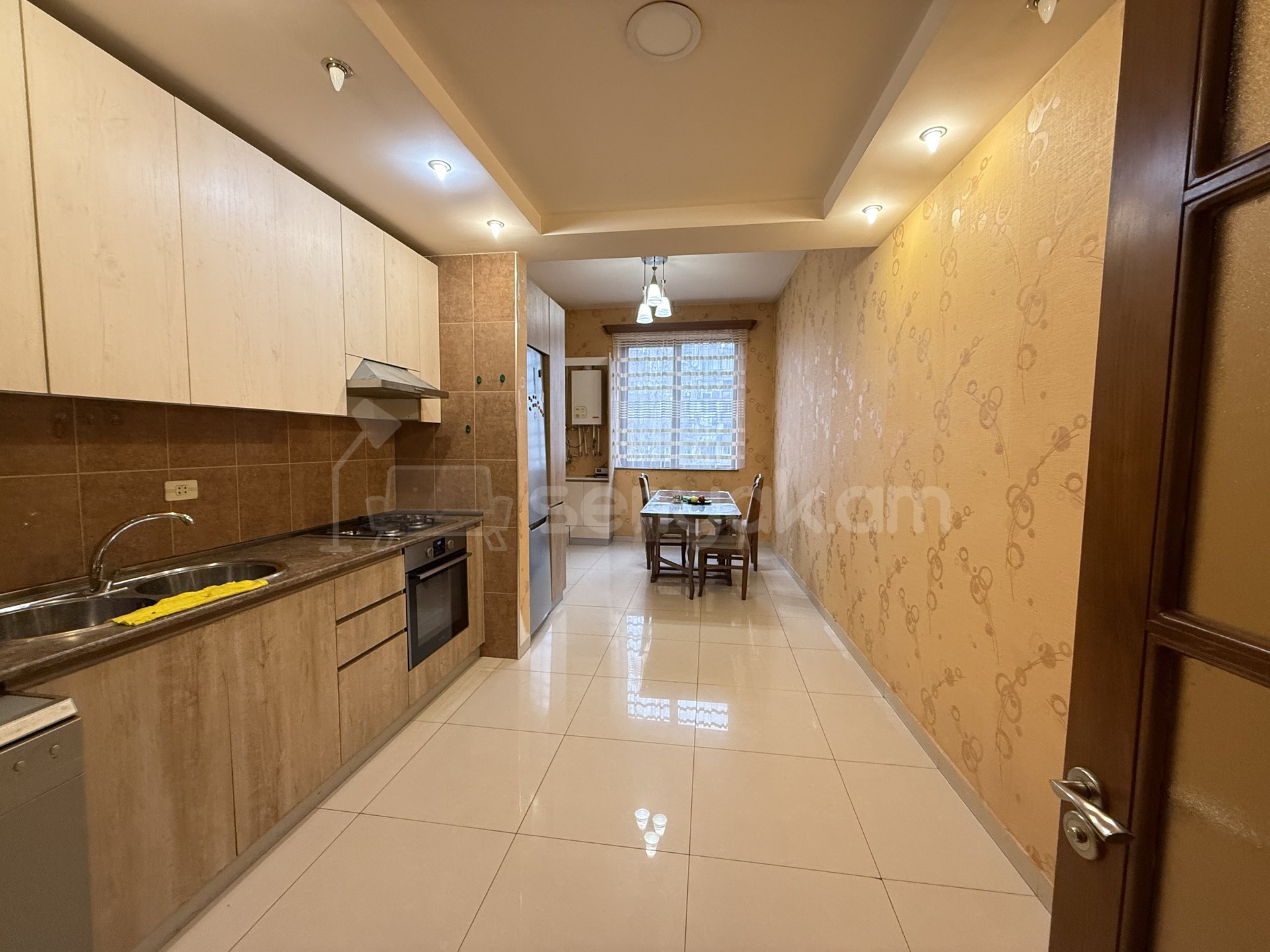 5 Սենյականոց Բնակարան Նորակառույց Քարե Շենքում, 179քմ, 5/5 հարկ, Կապիտալ Վերանորոգված, Կահավորված, Արևկող