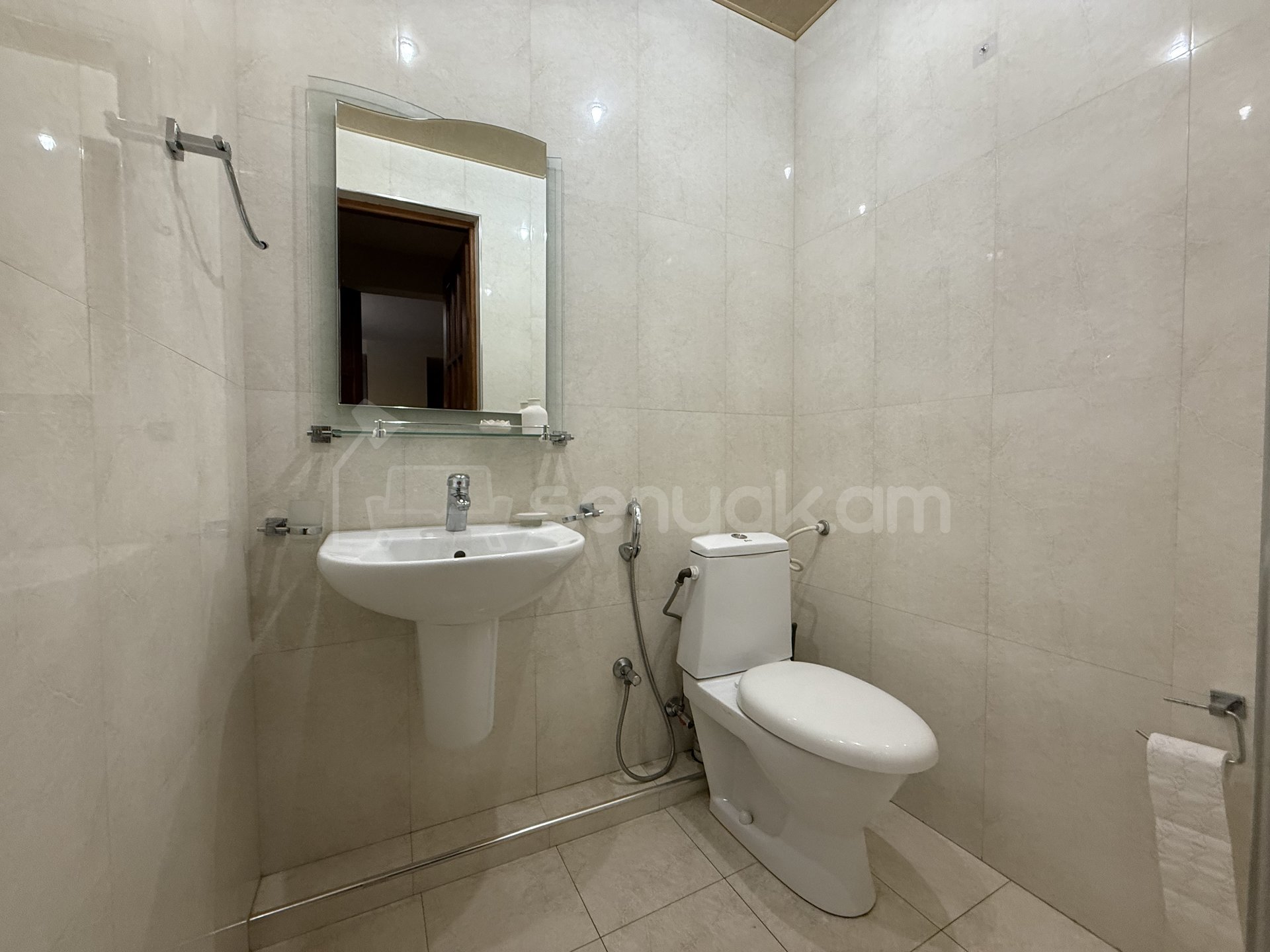 5 Սենյականոց Բնակարան Նորակառույց Քարե Շենքում, 179քմ, 5/5 հարկ, Կապիտալ Վերանորոգված, Կահավորված, Արևկող