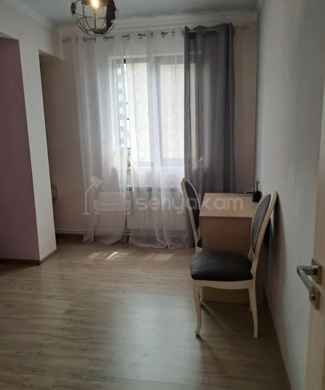 5 Սենյականոց Բնակարան Քարե Շենքում, 130քմ, 3/5 հարկ, Կապիտալ Վերանորոգված