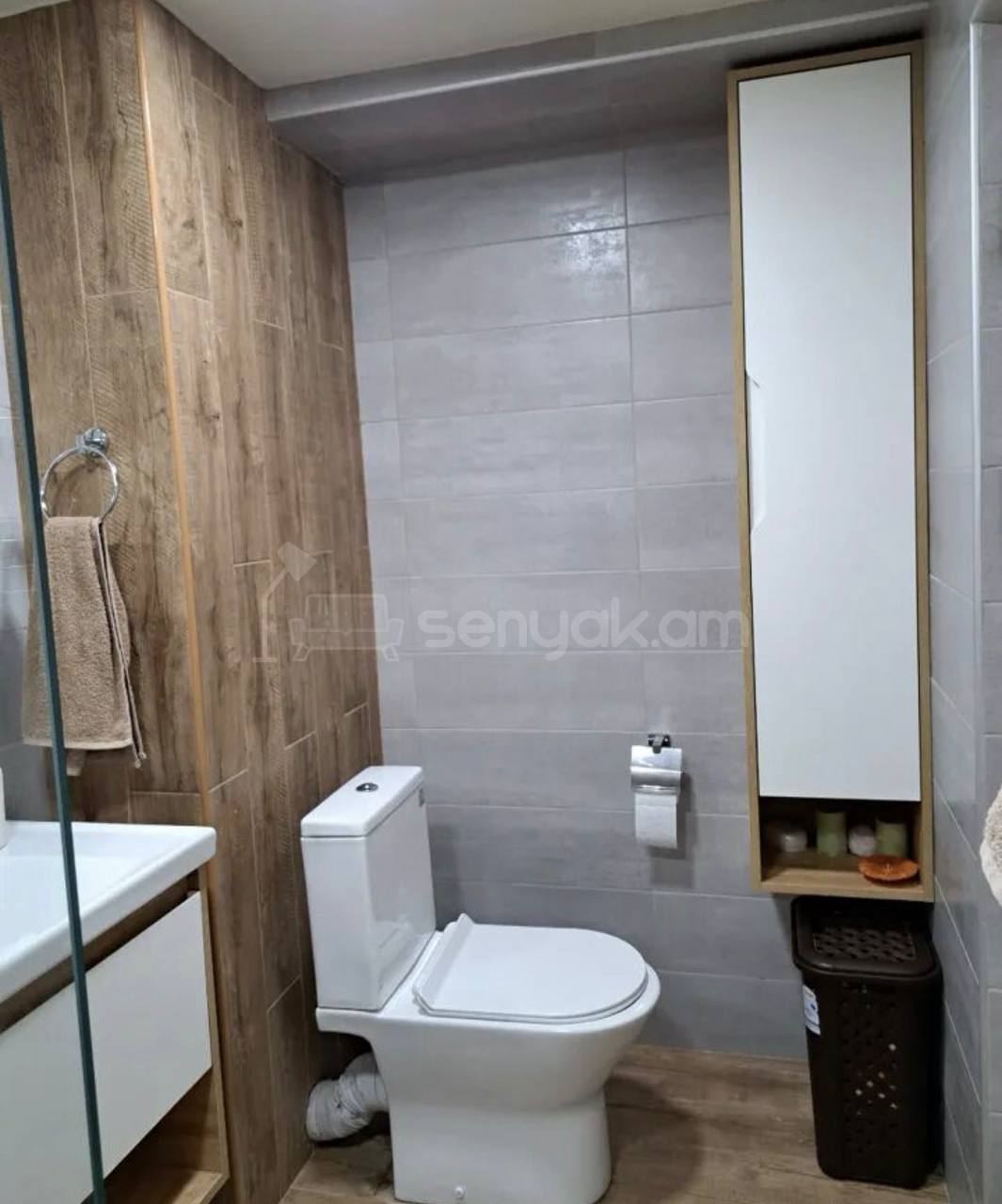 5 Սենյականոց Բնակարան Քարե Շենքում, 130քմ, 3/5 հարկ, Կապիտալ Վերանորոգված