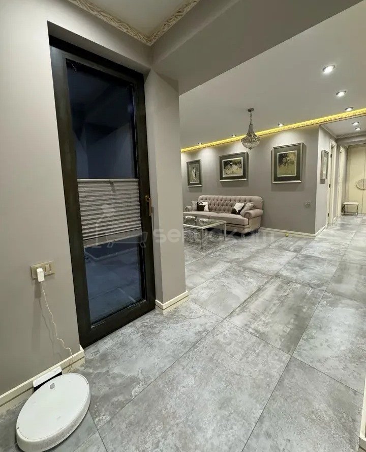 3 Սենյականոց Բնակարան, 97քմ, 10/14 հարկ, Կապիտալ Վերանորոգված