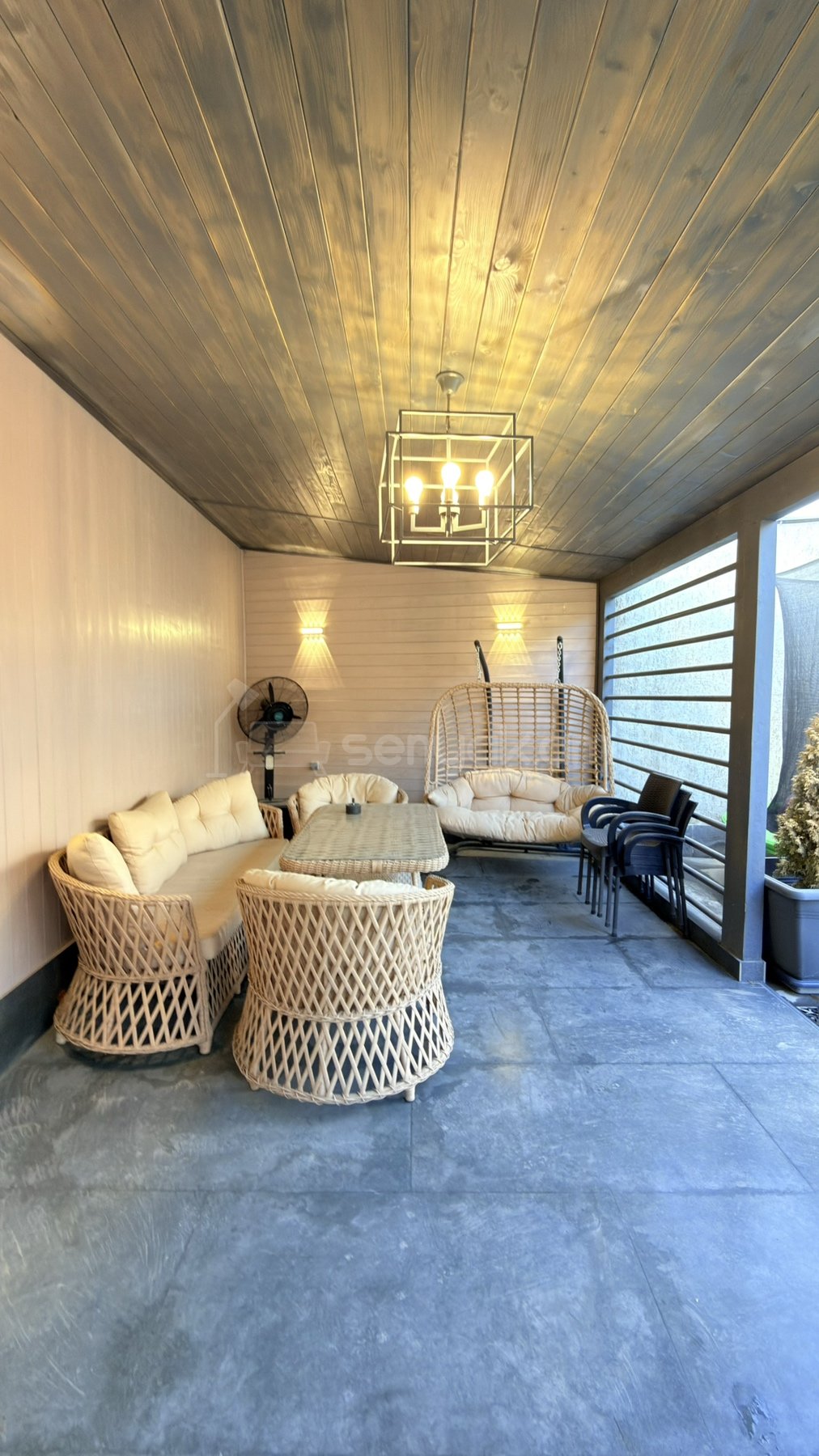 4 Սենյականոց Շքեղ Առանձնատուն, 145քմ, Լողավազանով, Ավտոտնակով