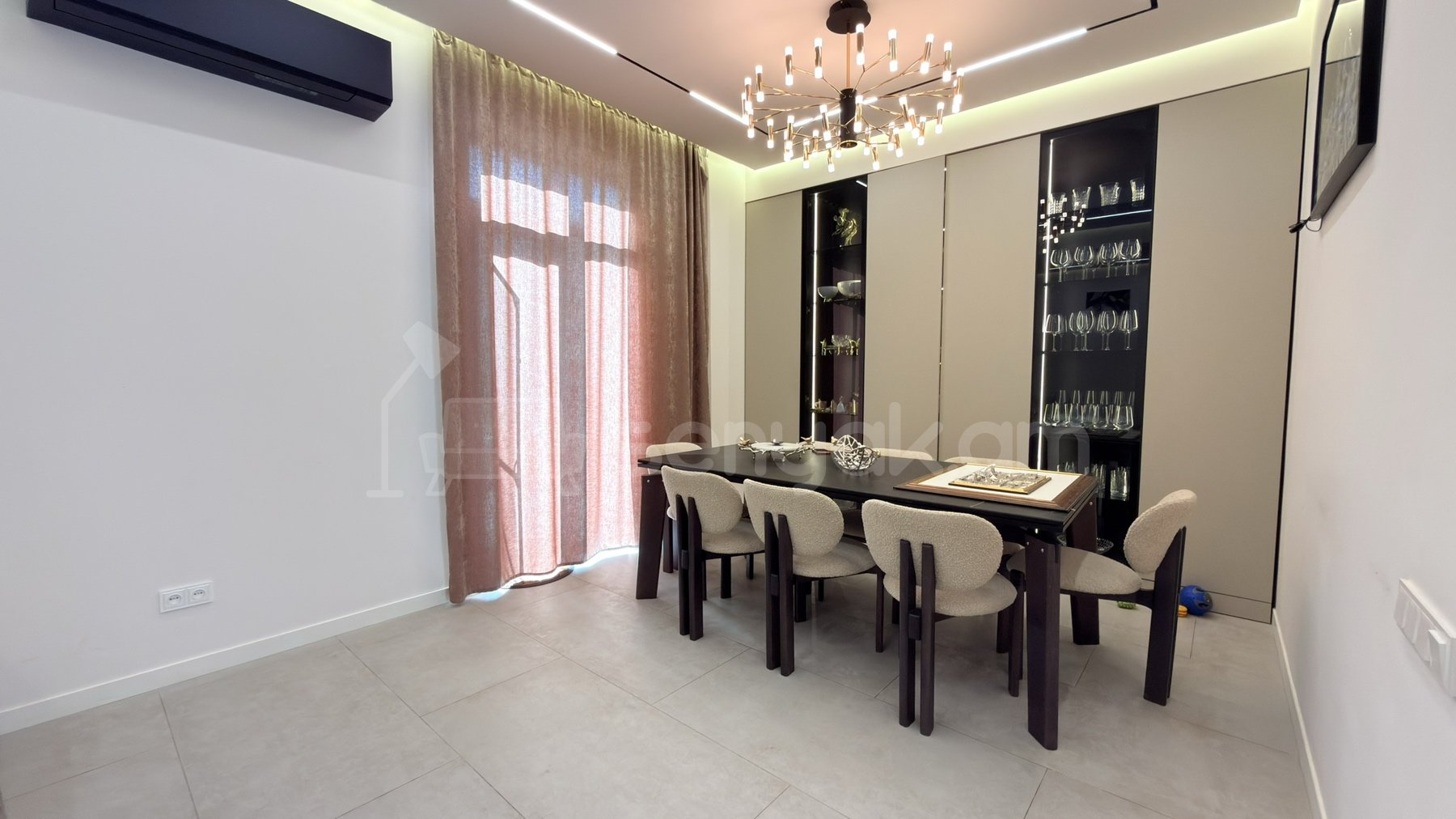 4 Սենյականոց Շքեղ Առանձնատուն, 145քմ, Լողավազանով, Ավտոտնակով