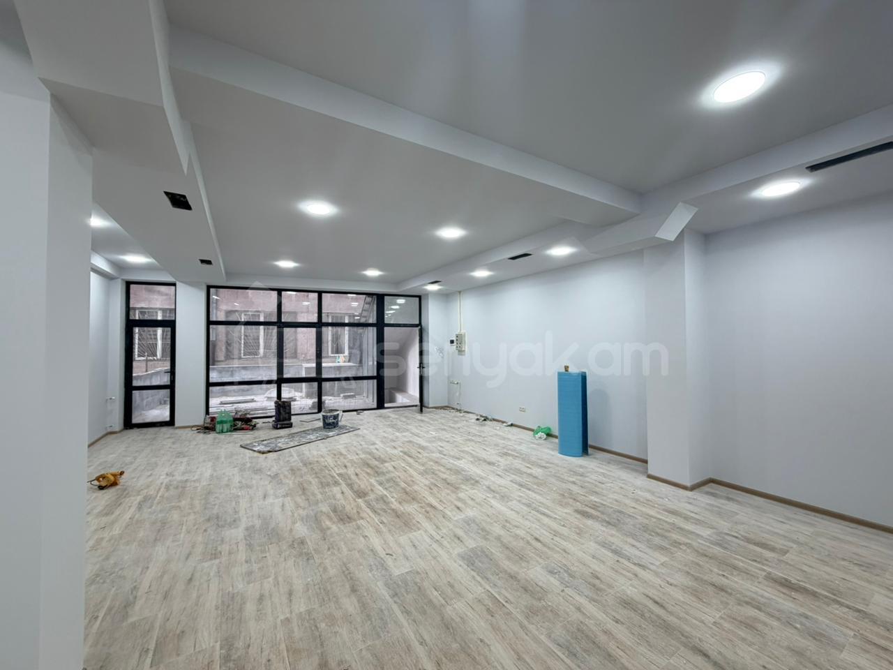 Նորակառույց Օֆիսային Տարածք, 250քմ