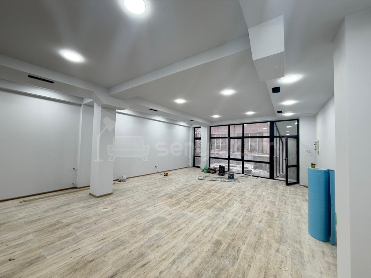 Նորակառույց Օֆիսային Տարածք, 250քմ