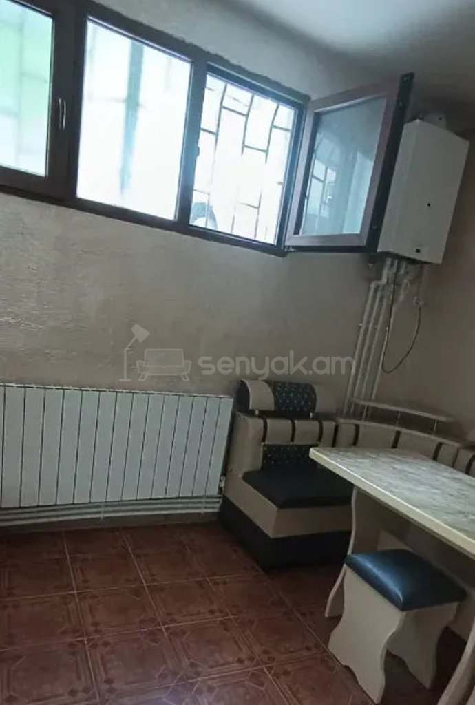 2 Սենյականոց Բնակարան Քարե Շենքում, 58քմ, 1/5 հարկ, Կապիտալ Վերանորոգված