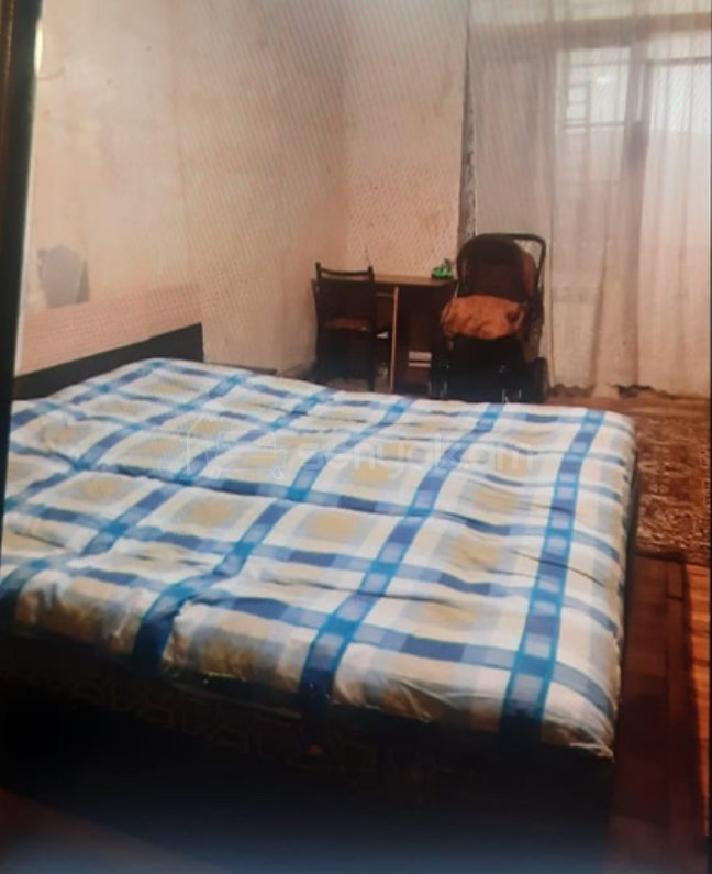 4 Սենյականոց Բնակարան Քարե Շենքում, 110քմ, 3/5 հարկ, Նորմալ Վիճակում, Կահավորված, Արևկող