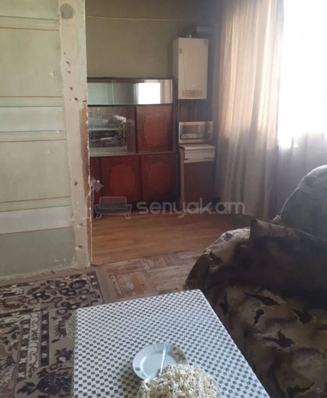 4 Սենյականոց Բնակարան Քարե Շենքում, 110քմ, 3/5 հարկ, Նորմալ Վիճակում, Կահավորված, Արևկող