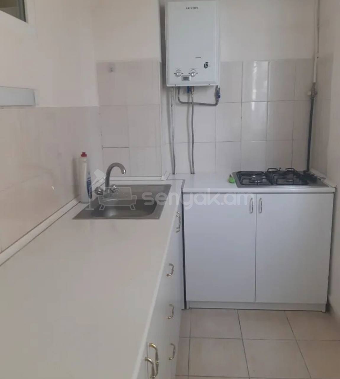 2 Սենյականոց Բնակարան, 42քմ, 4/9 հարկ, Նորմալ Վիճակում, Կահավորված, Արևկող