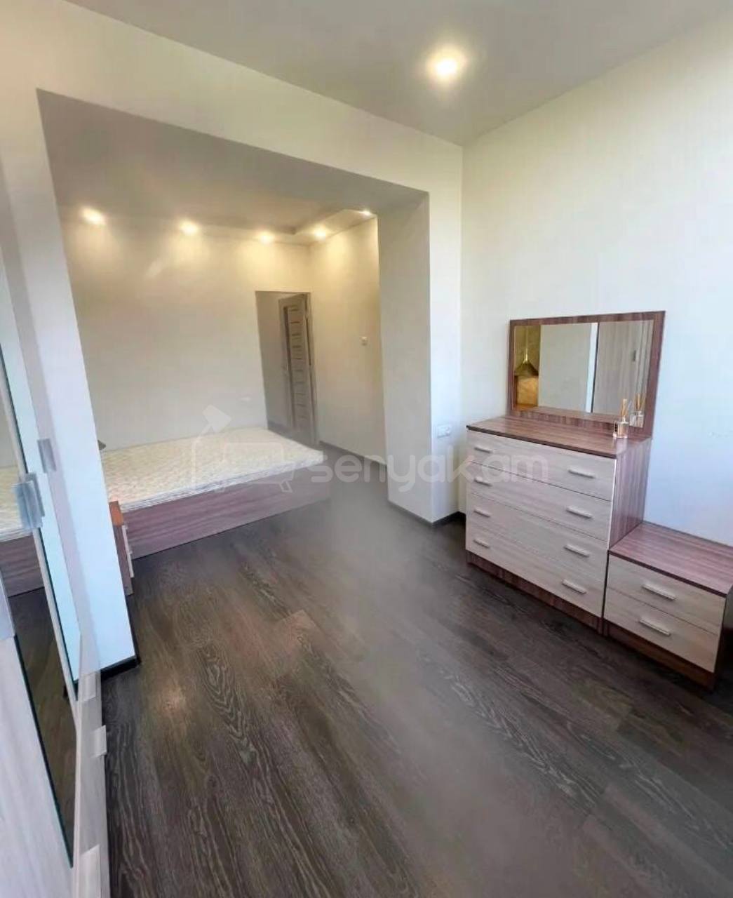 2 Սենյականոց Բնակարան Քարե Շենքում, 50քմ, 3/5 հարկ, Կապիտալ Վերանորոգված, Կահավորված, Արևկող