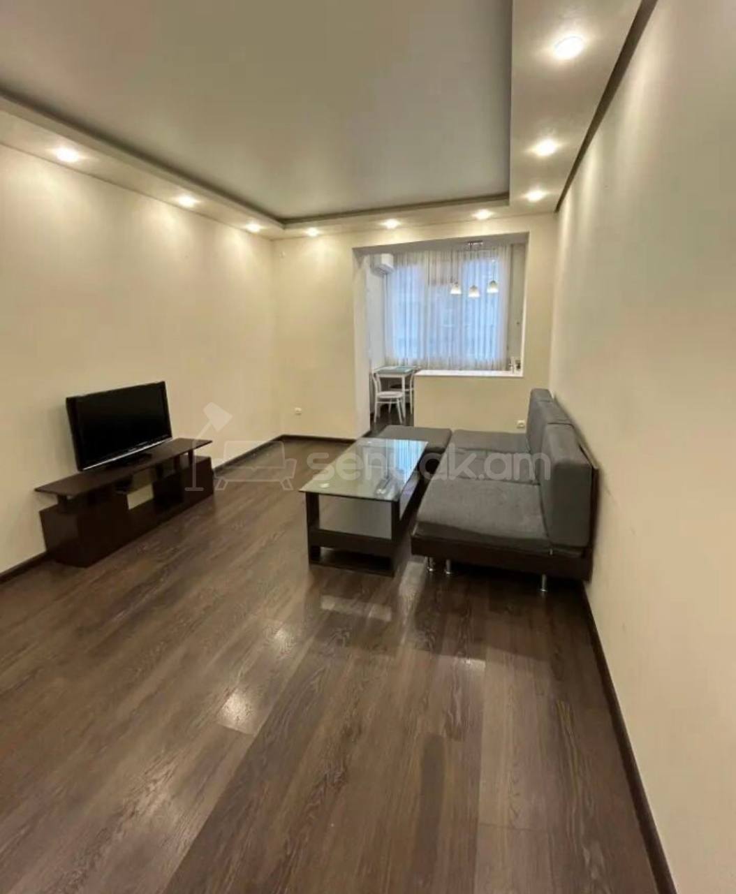 2 Սենյականոց Բնակարան Քարե Շենքում, 50քմ, 3/5 հարկ, Կապիտալ Վերանորոգված, Կահավորված, Արևկող