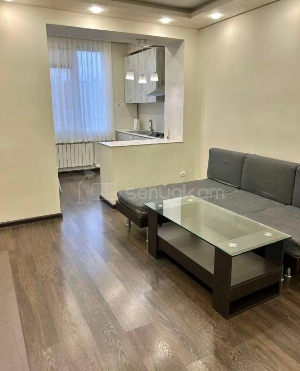 2 Սենյականոց Բնակարան Քարե Շենքում, 50քմ, 3/5 հարկ, Կապիտալ Վերանորոգված, Կահավորված, Արևկող