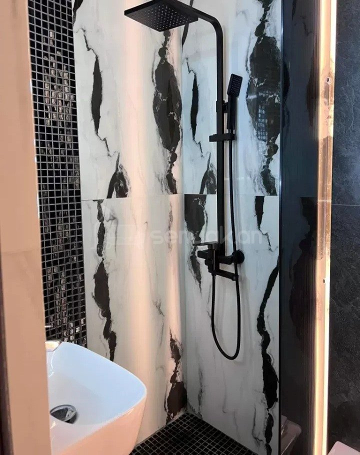 2 Սենյականոց Բնակարան Քարե Շենքում, 30քմ, 4/5 հարկ, Կապիտալ Վերանորոգված