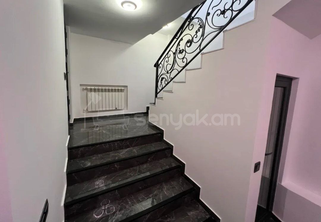 4 Սենյականոց Շքեղ Առանձնատուն, 100քմ, Կահավորված