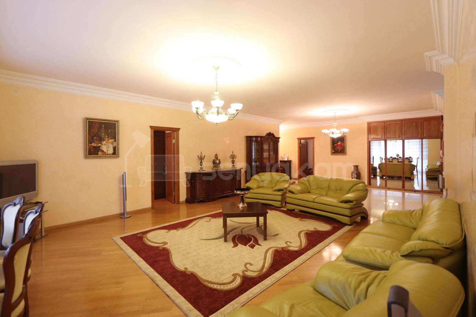 5 Սենյականոց Բնակարան, 240քմ, 8/12 հարկ, Կապիտալ Վերանորոգված