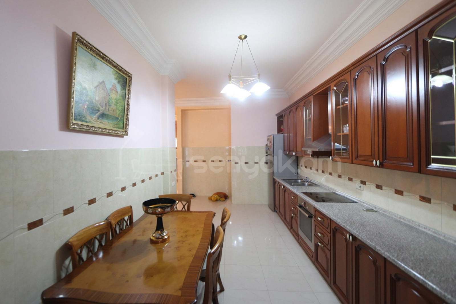 5 Սենյականոց Բնակարան, 240քմ, 8/12 հարկ, Կապիտալ Վերանորոգված