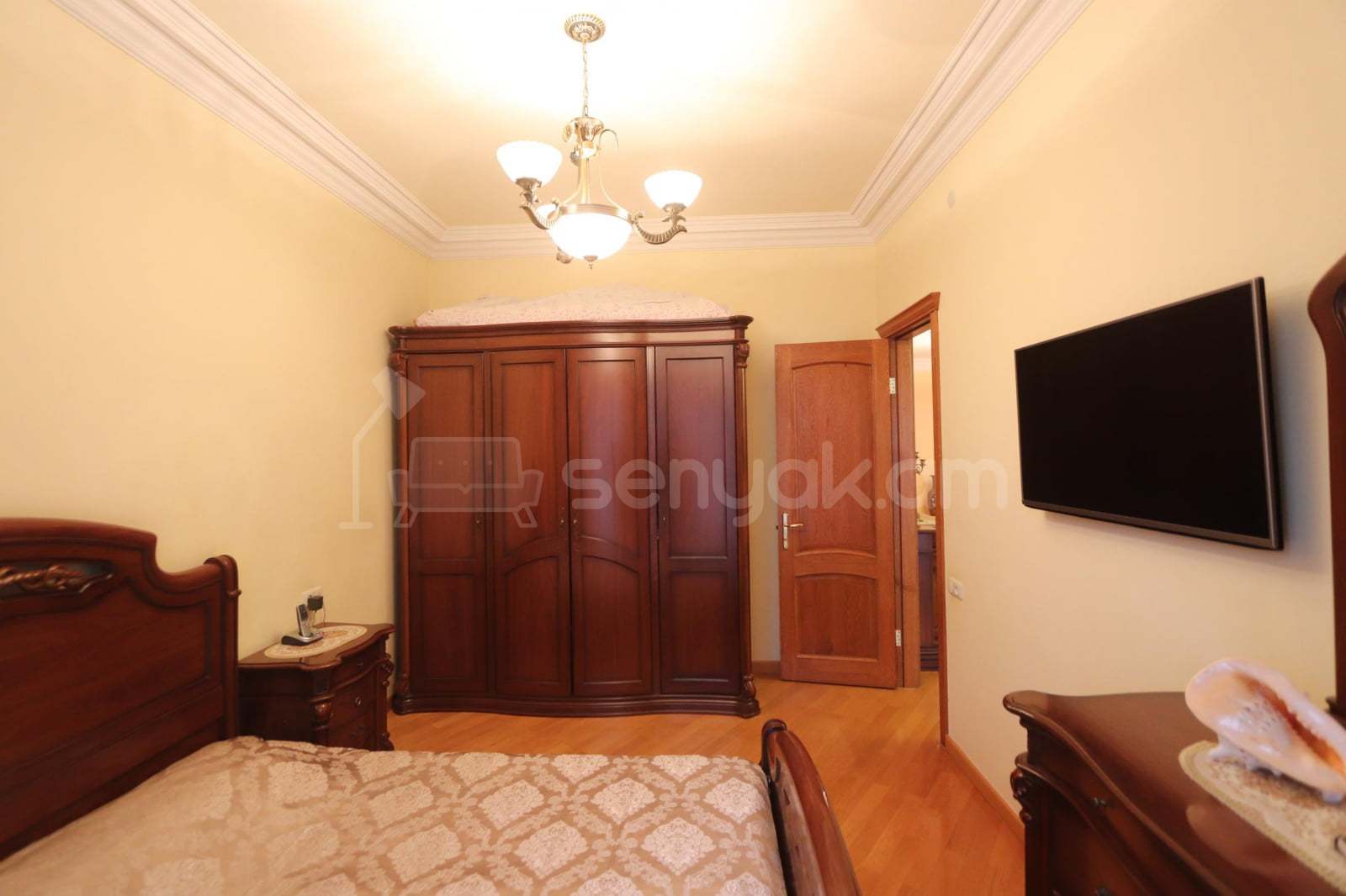 5 Սենյականոց Բնակարան, 240քմ, 8/12 հարկ, Կապիտալ Վերանորոգված