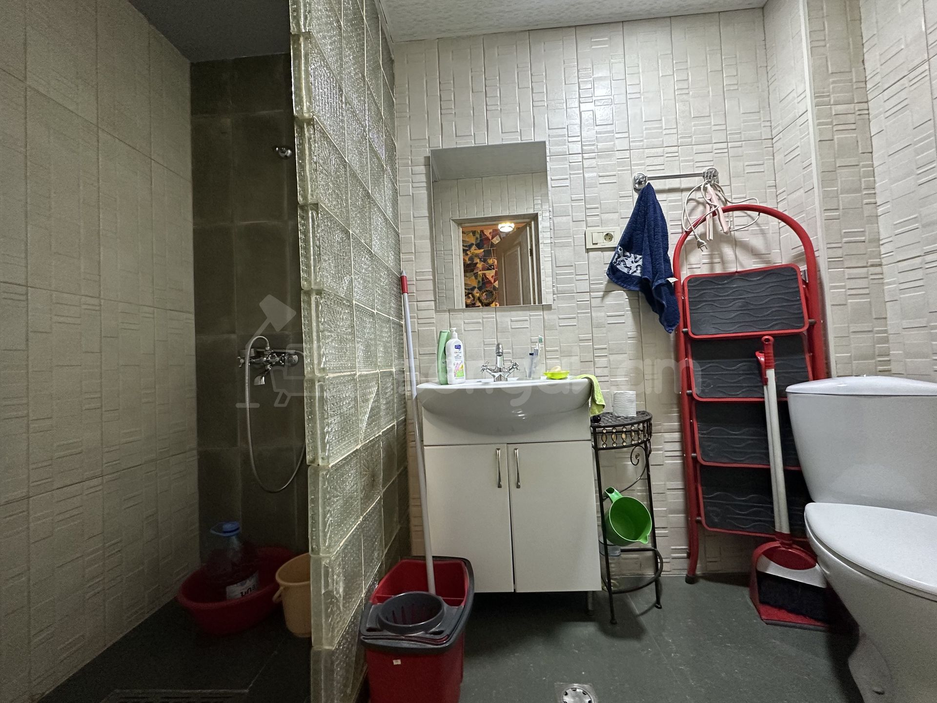 2 Սենյականոց Բնակարան Քարե Շենքում, 48քմ, 2/4 հարկ, Կապիտալ Վերանորոգված