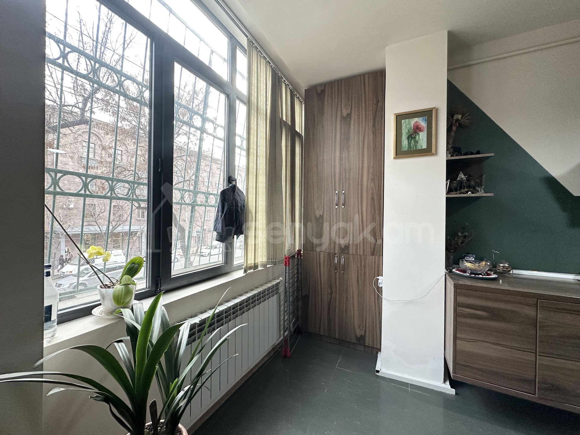 2 Սենյականոց Բնակարան Քարե Շենքում, 48քմ, 2/4 հարկ, Կապիտալ Վերանորոգված