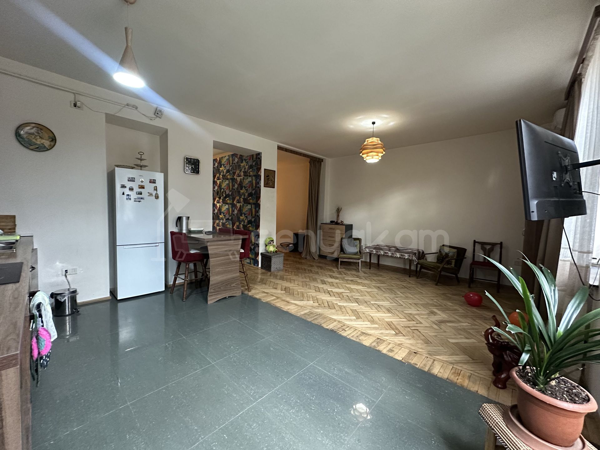 2 Սենյականոց Բնակարան Քարե Շենքում, 48քմ, 2/4 հարկ, Կապիտալ Վերանորոգված